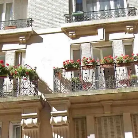 Cosy Proche Tour Eiffel * Parigi