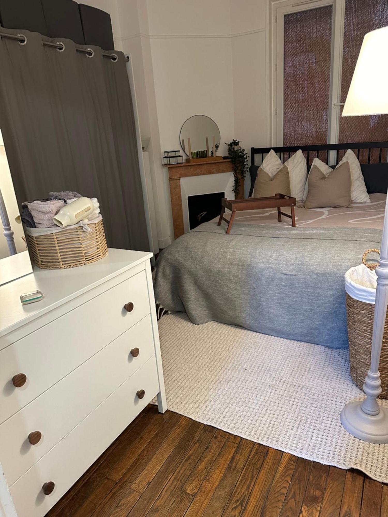 Cosy Proche Tour Eiffel